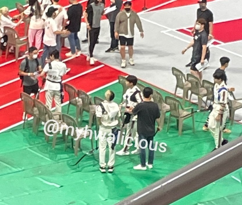 jjoongraminion's tweet photo. Got this from a friend that is already inside ㅠㅠ I hope we enter soon 
#아육대 #ISAC2022 https://t.co/MJ84YnQlZy