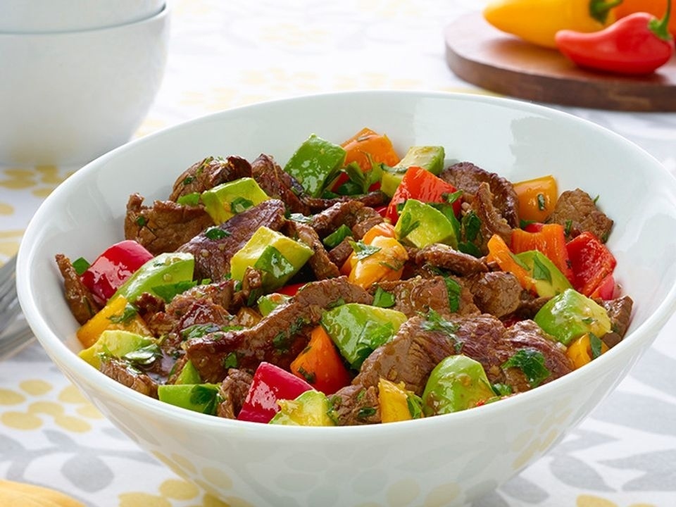 NYBeefCouncil's tweet photo. This lemongrass beef and avocado dish is so colorful be sure to snap a photo before you dig in! @beefitswhatsfordinner
Link in our bio
#beef #beeftogether #nybeef #avocadoday https://t.co/o87PLoknAz https://t.co/VeAlp4kbpQ