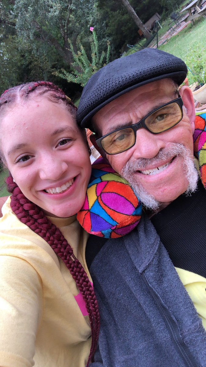 beautifulsissy's tweet photo. Please please wake me up this can not be real it just can’t be real big daddy you broke us all. We know you were so tired and we have to accept it. No more pain no more suffering just freeeeeee. Please we were just talking and you were smiling at me and kissing on my babies 💔 https://t.co/xGjOE0wpLr