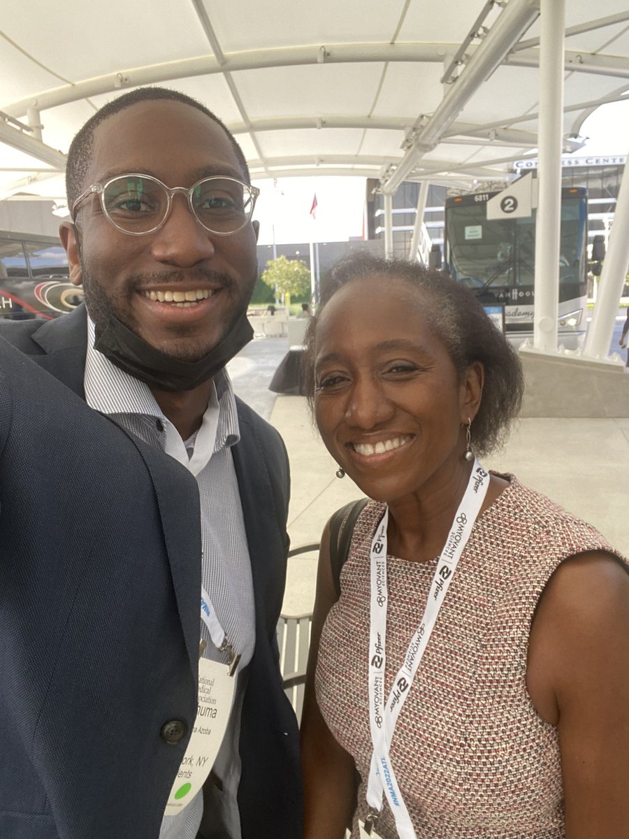 Had the opportunity to meet the @AUA_Anesthesia President-elect, Dr. Dolores Njoku at #NMA2022! Seeing people that look like me excelling in academic leadership is that much more of a push for me to do the same! #MedTwitter @AUA_Anesthesia