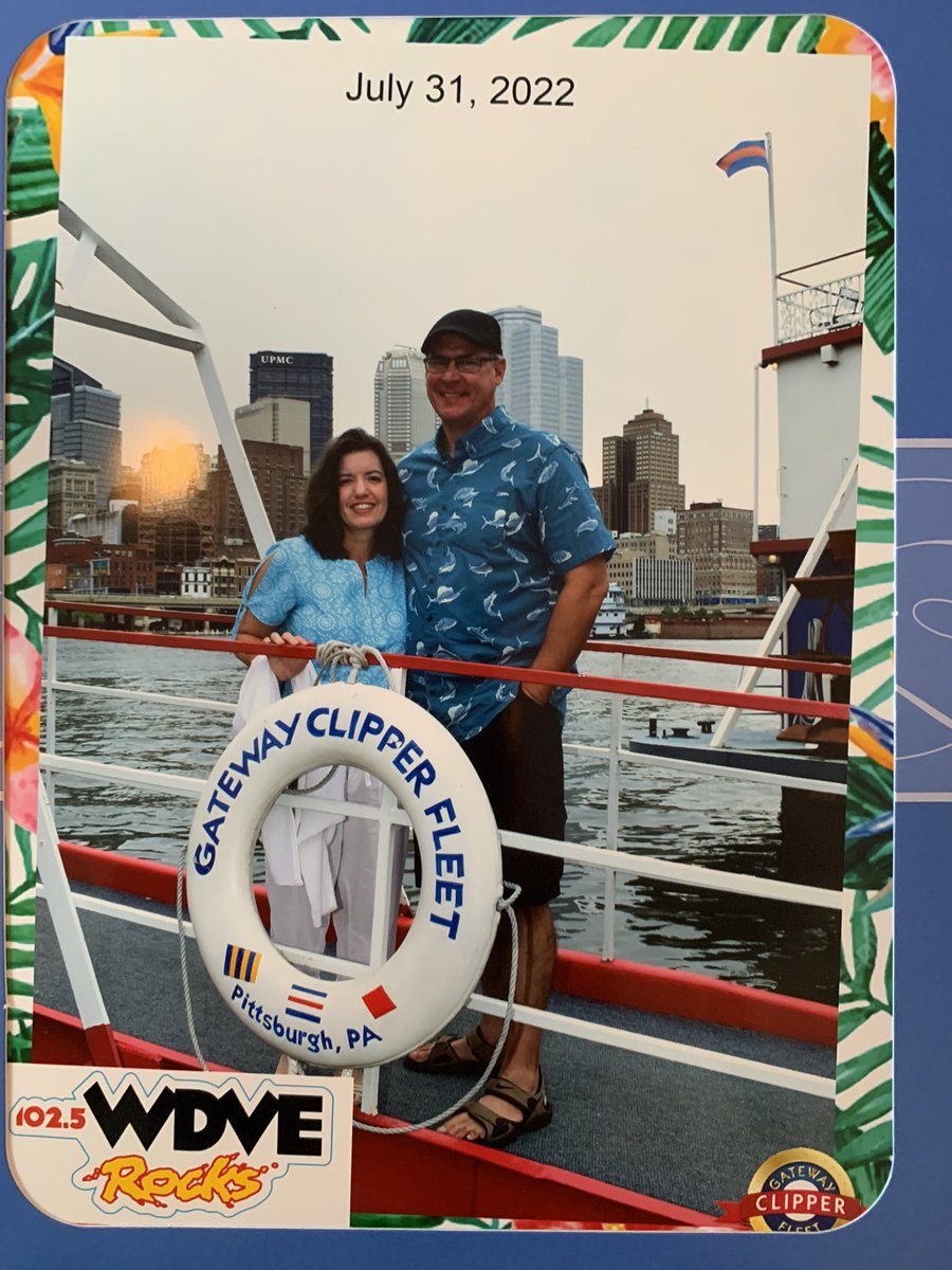 ButkaColleen's tweet photo. Had a fantastic time yacht rock cruising with @DVEValPorter @DVERADIO  What a blast!  Can’t wait till next year!! https://t.co/CjawhaCFFJ