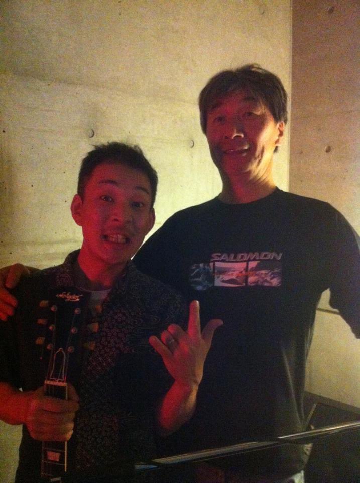 Jun_Ats's tweet photo. 初めて共演させていただいたのは10年前。音楽は酔拳だと云う迷言を教えてくれた優しい先輩でした。お悔やみ申し上げます。坂下さん、ありがとうございました。
#坂下秀実 #四人囃子 #greeninblue https://t.co/G3T5uwvVRM