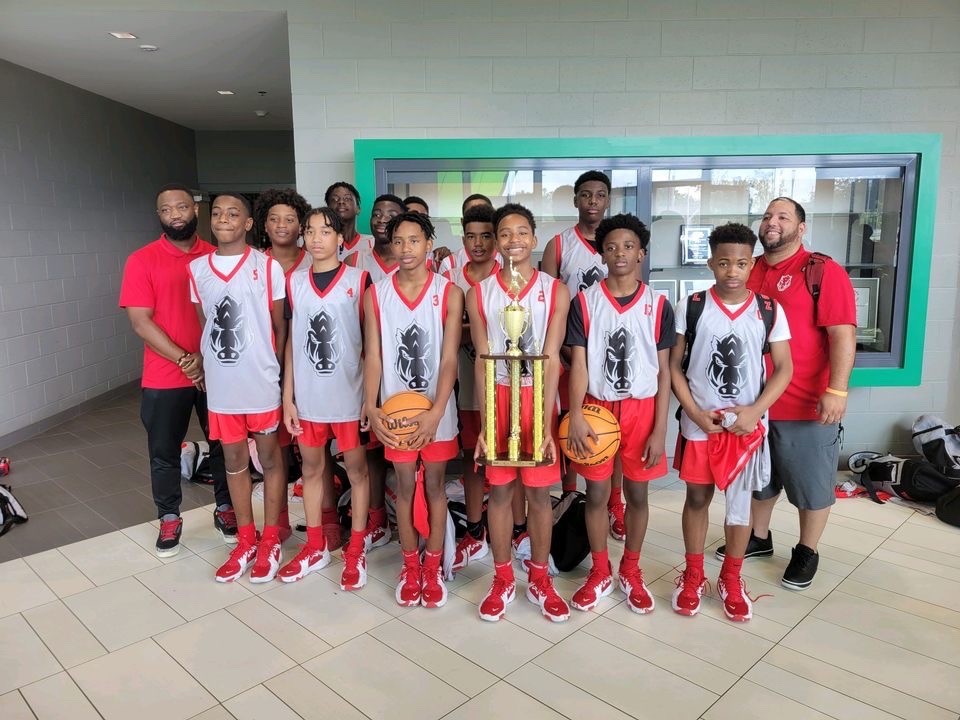 BraylenClegg's tweet photo. Congrats To My Bros and @coachhog_ We one of the coldest 7th grade teams out and still feel disrespected! Game Changers 7th grade National Champions! #Legggo https://t.co/SWyTybHEux