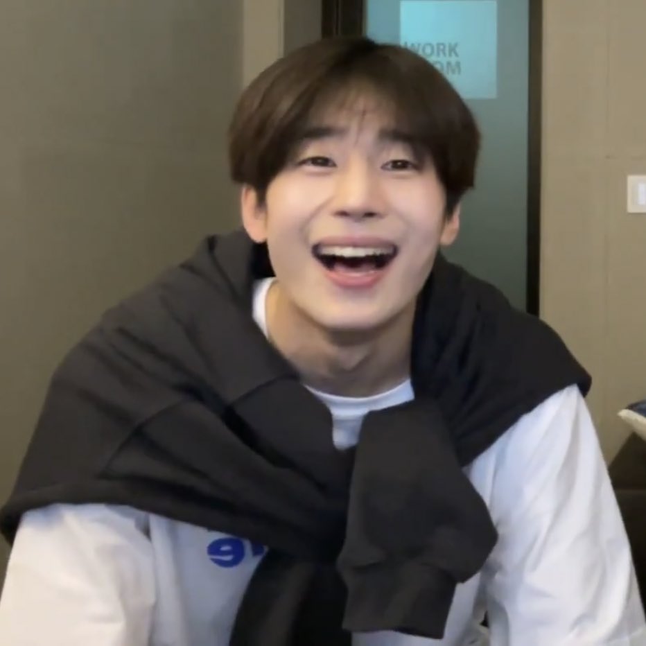 - 179 days until seungwoo returns 🦕

#SEUNGWOO      #한승우       #VICTON