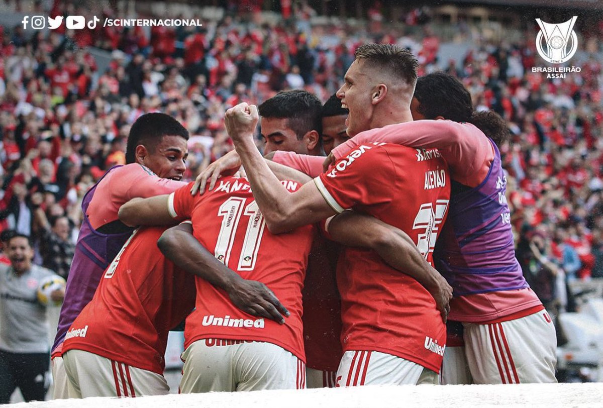 manomenezes's tweet image. Parabéns pela nossa equipe que conquistou esses 3 a 0 com garra, equilíbrio e, sobretudo, acreditando até o final no que podemos fazer juntos. 

Quinta-feira, temos outro desafio pela @sudamericanabr! Seguimos juntos! 👊🏼👊🏼👊🏼👊🏼 

@scinternacional 
@r_duarte75
