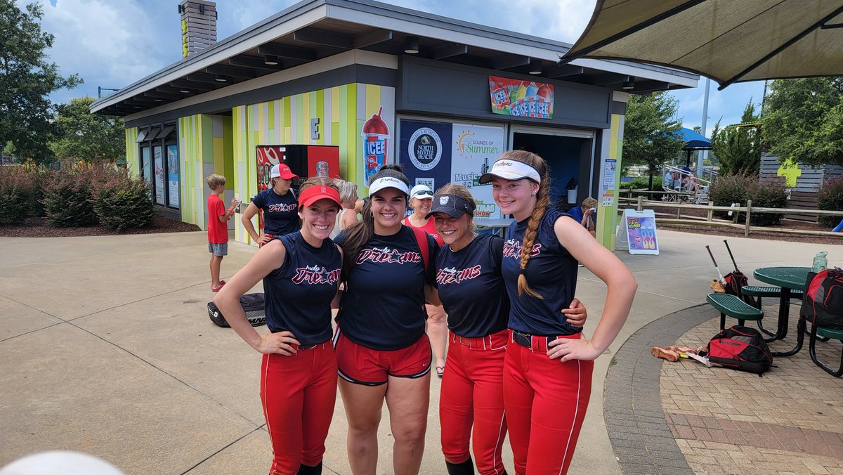 IDreams04's tweet image. What a long fun trip it's been! Had a nice run at  the nationals in Myrtle Beach...played lots of good softball against a lot of good teams, and even more importantly created some great memories with our Dreams family at the beach, shopping, eating ice cream, and having some nice