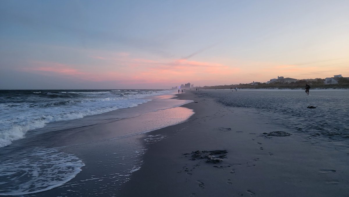 IDreams04's tweet image. What a long fun trip it's been! Had a nice run at  the nationals in Myrtle Beach...played lots of good softball against a lot of good teams, and even more importantly created some great memories with our Dreams family at the beach, shopping, eating ice cream, and having some nice