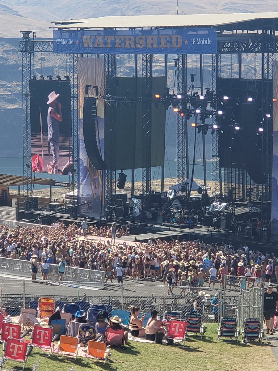 BarrMade's tweet photo. Made it just in time to watch them today! 
#locash #watershed2022 https://t.co/l1oadnmzCZ