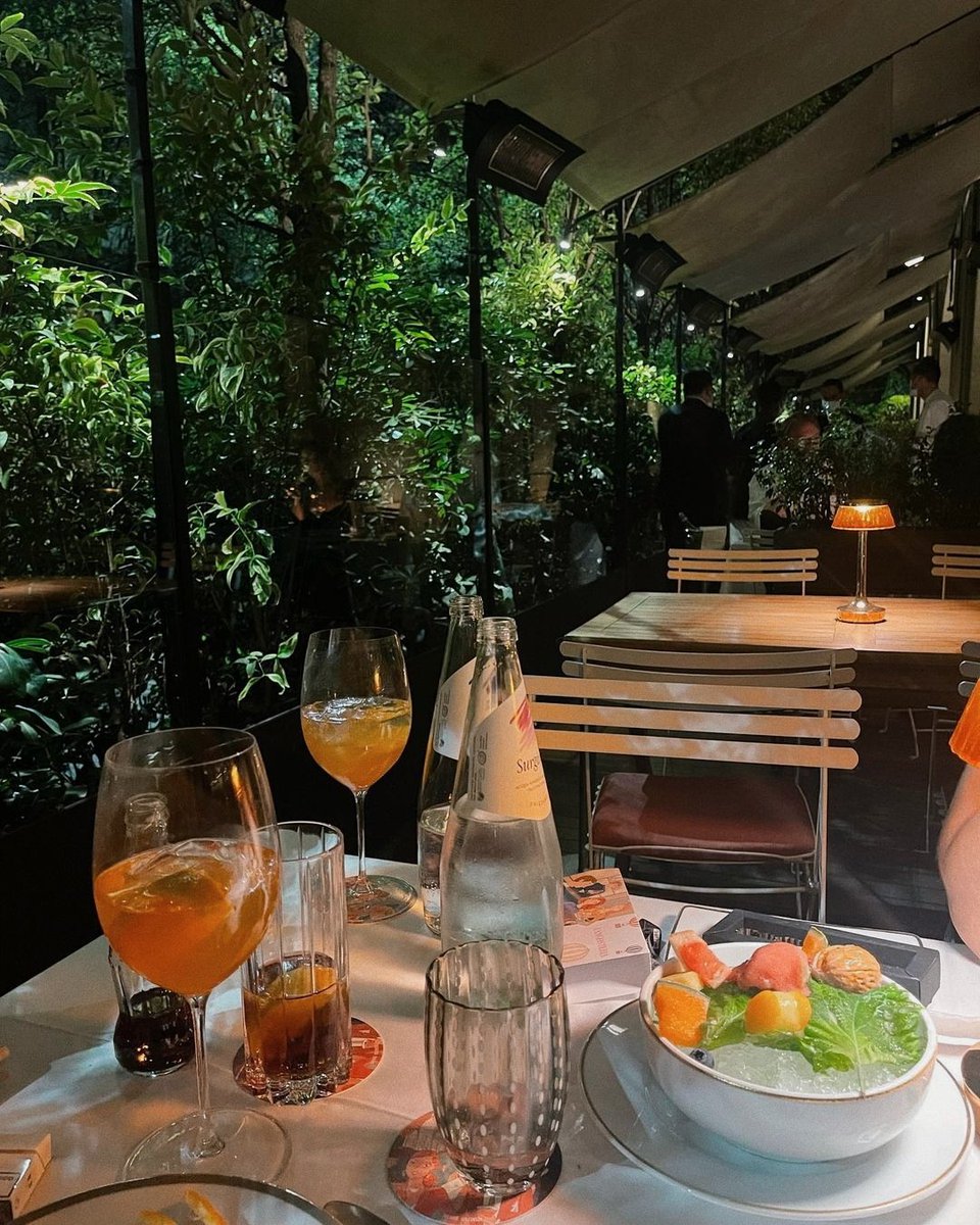 © 𝘩𝘵𝘵𝘱𝘴://𝘵𝘸𝘪𝘵𝘵𝘦𝘳.𝘤𝘰𝘮/ojitoslindxs

ㅤㅤㅤㅤ(✨); El cierre perfecto de la semana, disfrutando a quienes me rodean y eligiendo todo lo que hay en el menú. El límite es el cielo.