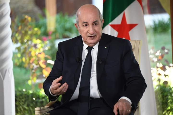 eltebboun's tweet photo. #الرئيس_تبون
📌هناك متوغلون في الادارة يشكلون دولة داخل دولة
📌مسؤول تعسف ضد مواطن ثم خاطبه بعبارة "روح اشكي لتبون"
📌هناك ممارسات إدارية تخلق جو مكهرب داخل المجتمع لضرب صورة #الجزائر_الجديدة
📌مسؤول سمح بإقلاع طائرة شبه فارغة لأنه تخاصم مع بعض الركاب وهذه #تصرفات_لا_تغتفر https://t.co/qOjbiNhuDG