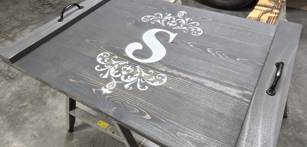 TJsWoodshop91's tweet photo. Another oven tray done and getting shipped out tomorrow! 💯💯 #oventray #noodleboard #stovecover #woodworking #carbongrey #rustic #farmhouse https://t.co/NEF2XezTVy