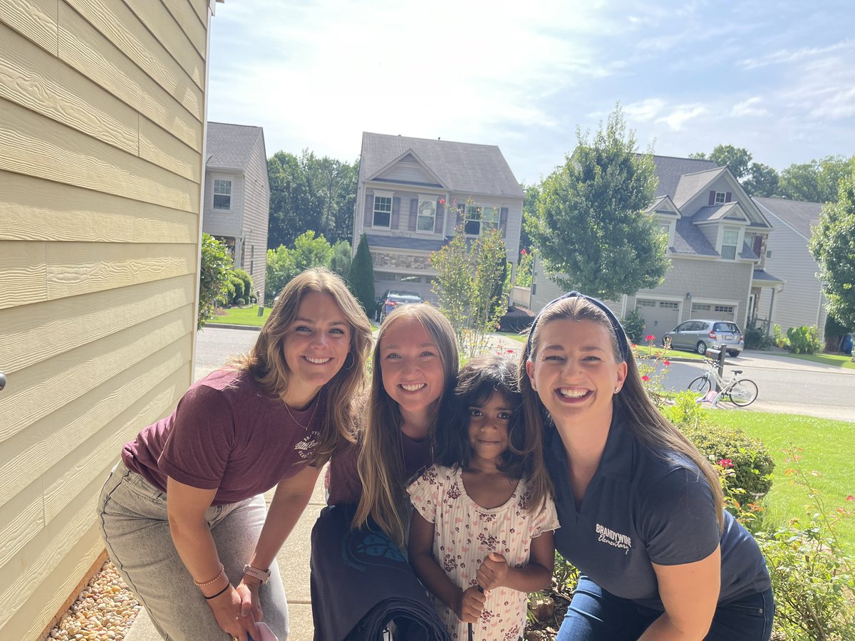 So exciting visiting our <a href="/BrandywineES/">Brandywine ES</a> Badgers to welcome them back to school in just a few short days! #onourway 🦡 🍎 📓 <a href="/FCSchoolsGA/">Forsyth County Schools</a> <a href="/DrJeffBearden/">Dr. Jeff Bearden</a>