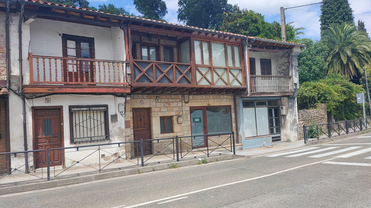 rural_ando's tweet photo. Paseando x el norte: casi mejor que "se venda" el patrimonio privado rural que "se olvide"
Y mientras nos olvidamos de ese patrimonio, se crean otros y nuevos proyectos urbanísticos 
En el puzzle de la sostenibilidad #lorural es pieza clave 
#miradarural #creerycrearmundorural https://t.co/Yobnt1aShn