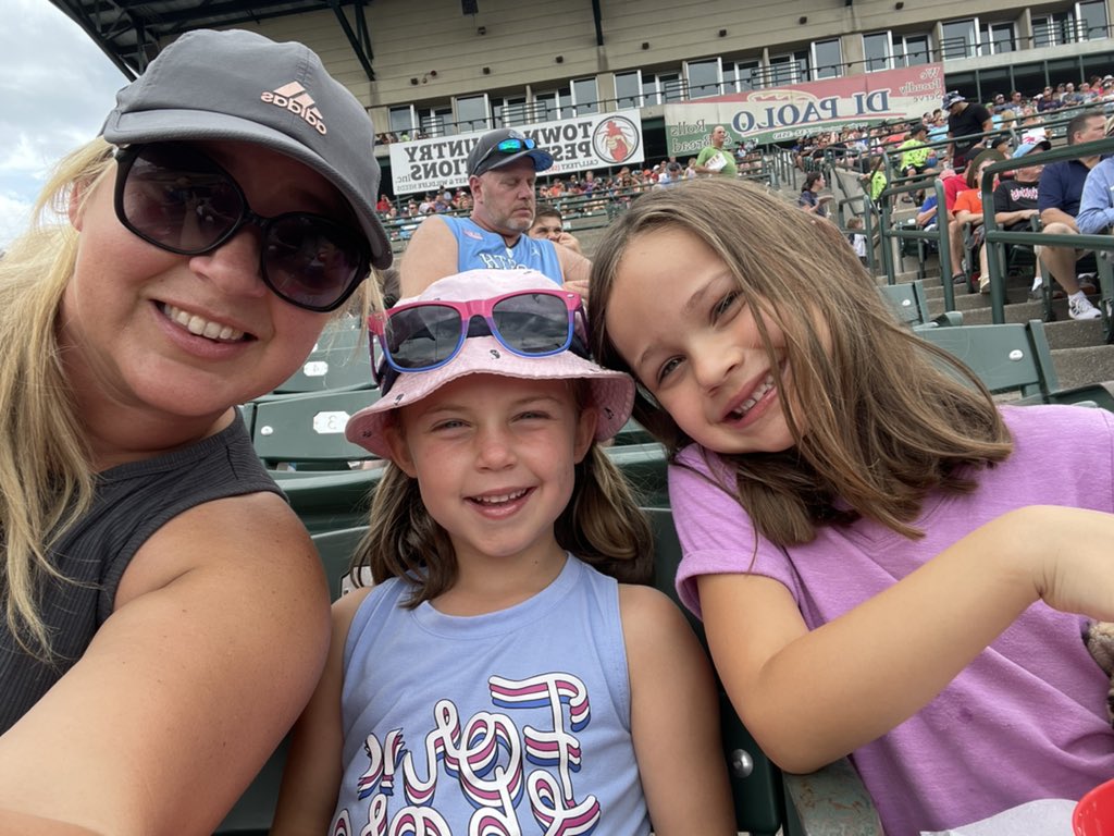 MichelleCoccia's tweet photo. #rocthesummer https://t.co/u00ain8Iiz