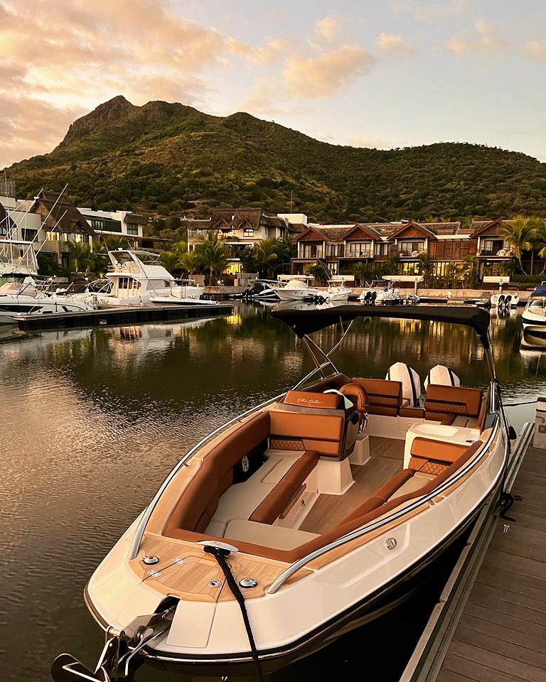 Unreal holiday in Mauritius 🇲🇺 . This photo is definitely one of my favourites from the trip ✨