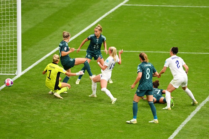 Chloe Kelly scores the winning goal