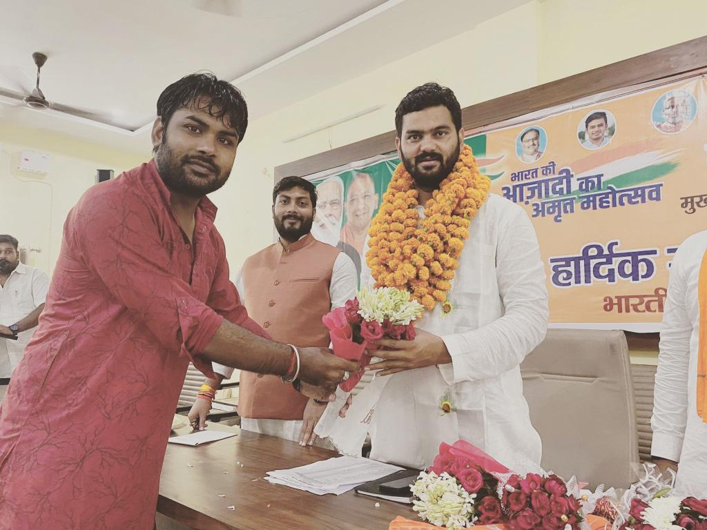 SunilbadshahS's tweet photo. भाजपा मुख्यालय बहराइच पर प्रदेश महामंत्री युवा मोर्चा उत्तर प्रदेश श्री हर्षवर्धन सिंह भाई साहब का स्वागत करने और आगामी कार्यक्रमों से संबंधित मार्गदर्शन प्राप्त हुआ।।
@bjpharshvardhan https://t.co/iIOPbmnMMa