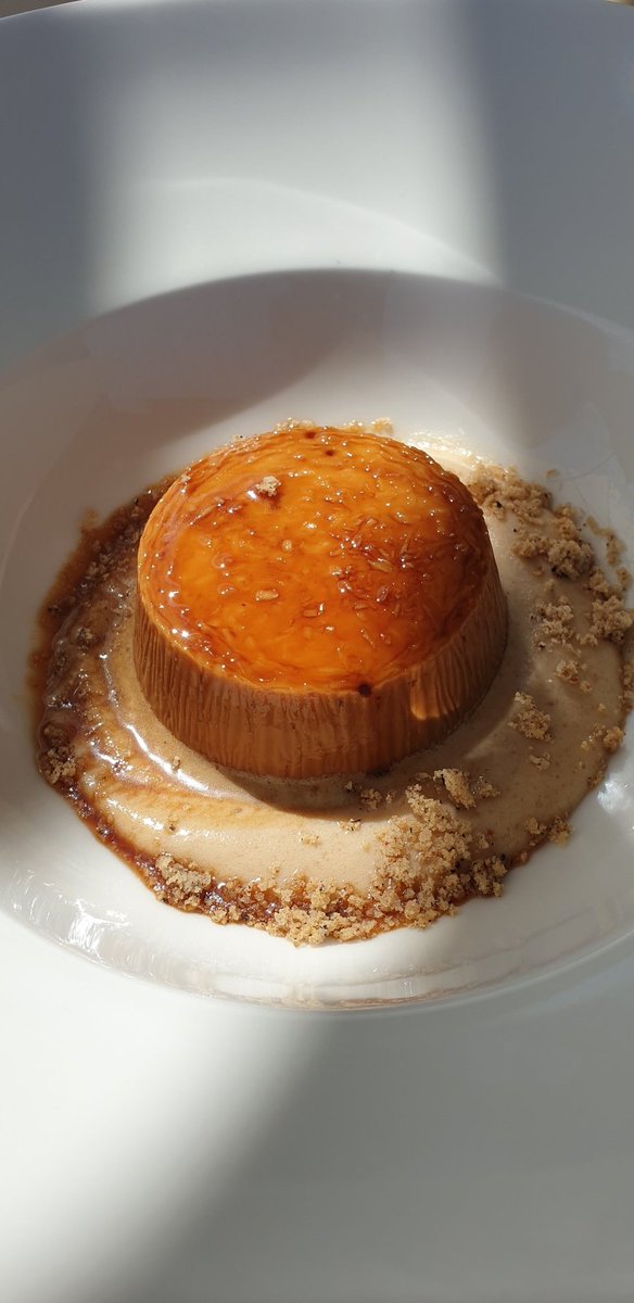 ▪️Flan de coco con crema de Baileys. <a href="/MandarinaClub/">Mandarina Peñíscola</a> 
Singular,dentro de lo que cabe, con agradable textura y firme para ser un flan y con el dulce justo en mi opinión.