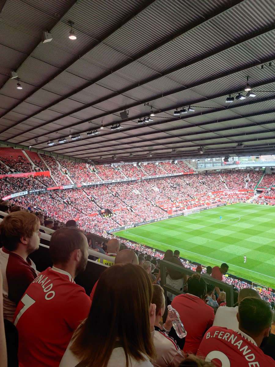dsoulias's tweet photo. Sunday vibes!😎 Watching the 🐐 @Cristiano at #OldTrafford #MUNRAY . https://t.co/6RxXprMKSy