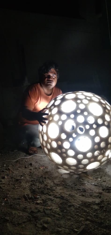 Our Sculpture Work 
#Planet #Artist
#sculpture #MoonKnight
#sky #Space 
#Hunarenterprises