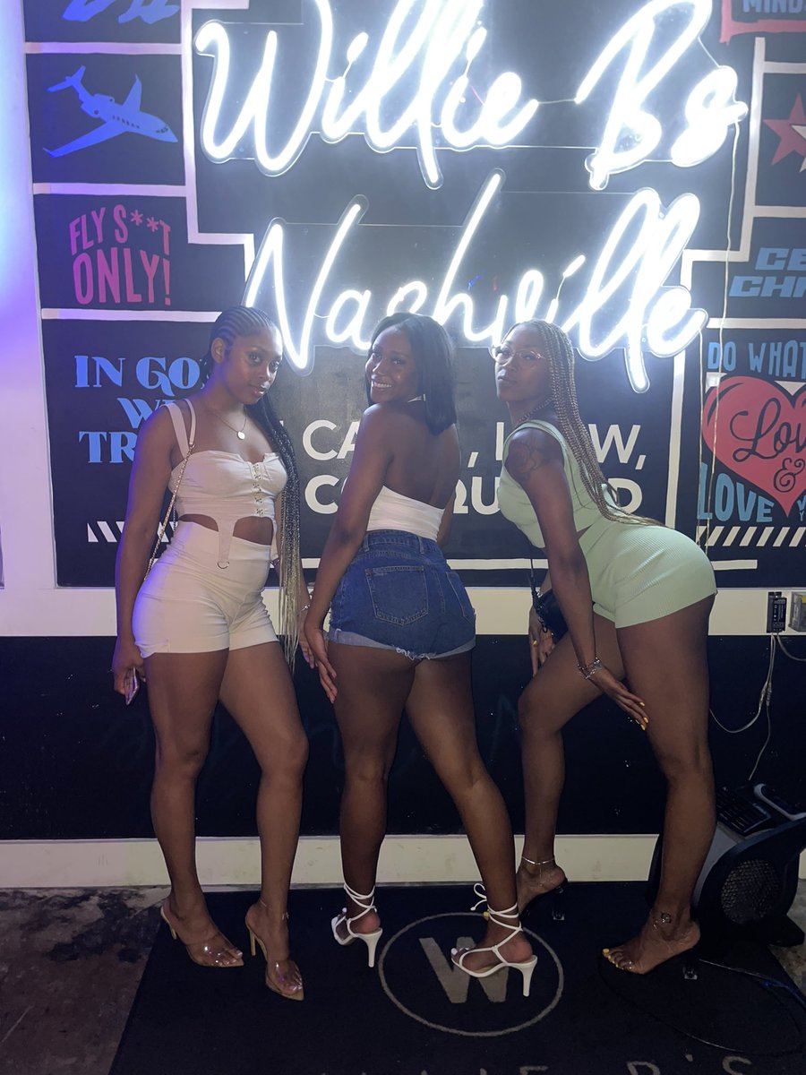 CallMeShakeyy's tweet photo. Your favorites take on Nashville 💙🤞🏽#SexyPack #MissingP https://t.co/zgG1XbX60N