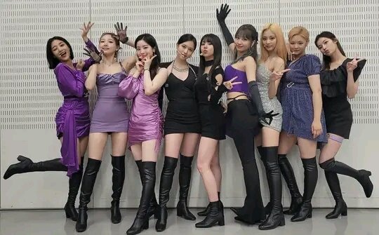 ygo_ojy's tweet photo. @sanasenpaiii @JYPETWICE ot9! thank youuu sm! <3 https://t.co/R5dSWPA87a