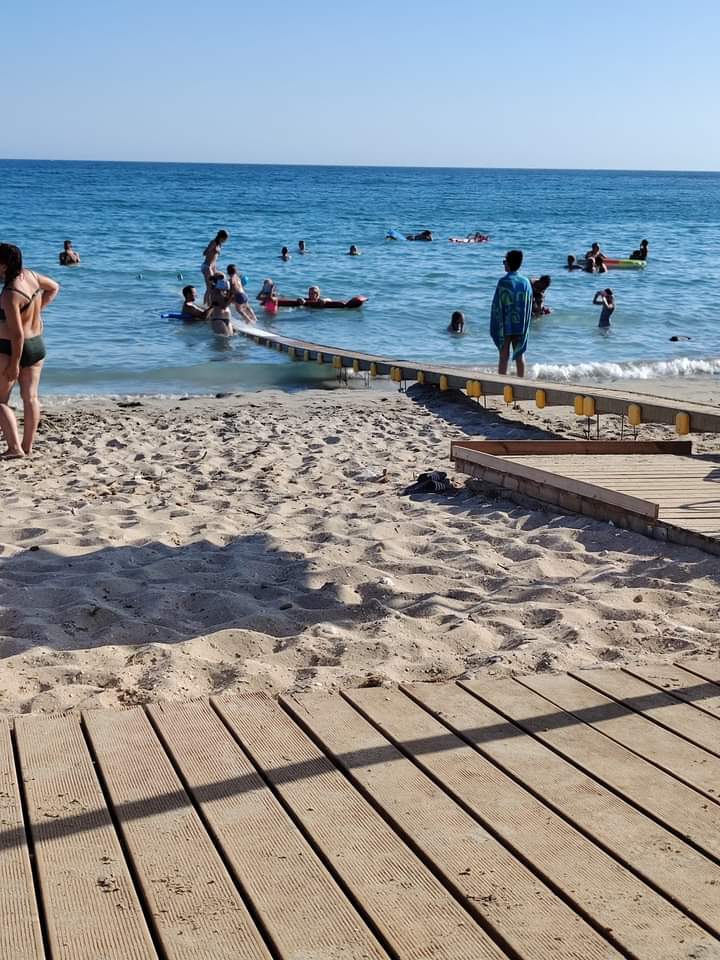 petroukiou's tweet photo. #Seatrac #ΑΜΕΑ Πάμε πάλι.Το Seatrac είναι μια ελληνική εφεύρεση που με αυτήν μπορούν τα άτομα με κινητική αναπηρία να έχουν πρόσβαση στη θάλασσα.
ΔΕΝ είναι βατήρας
ΔΕΝ είναι παιδότοπος
Σεβαστείτε επιτέλους τον συνάνθρωπο σας...
Ελληναράδες😡😡😡 https://t.co/hl287717d2
