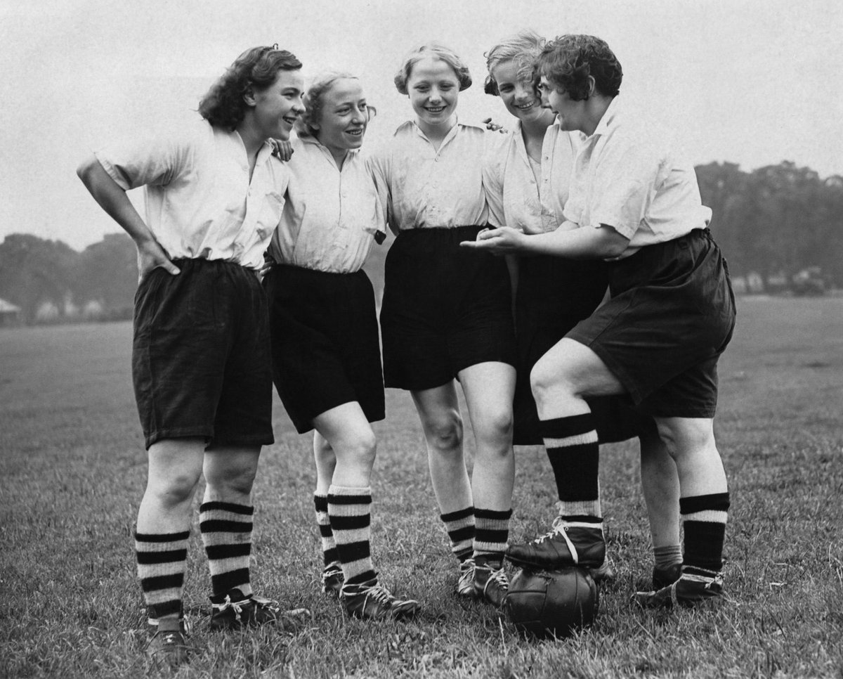 onlyjoekin_'s tweet image. In 1921 the FA banned women’s football for 50 years saying it was ‘unsuitable’ &amp;amp; ‘shouldn’t be encouraged’

Tonight, the #Lionesses have inspired millions of women and girls around the country with record attendance. A game changer, literally 🏴󠁧󠁢󠁥󠁮󠁧󠁿 👏🏻#itscomehome #WEURO2022