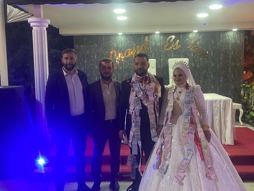 bbpduzce1's tweet photo. Büyük Birlik Partisi Düzce İl Başkanımız Sn. Onur ÇETİN ve Merkez İlçe Başkanımız Ümit YILMAZ, İdris SAĞLAM’ın düğün cemiyetine katıldılar. https://t.co/hnTHYfBo7K