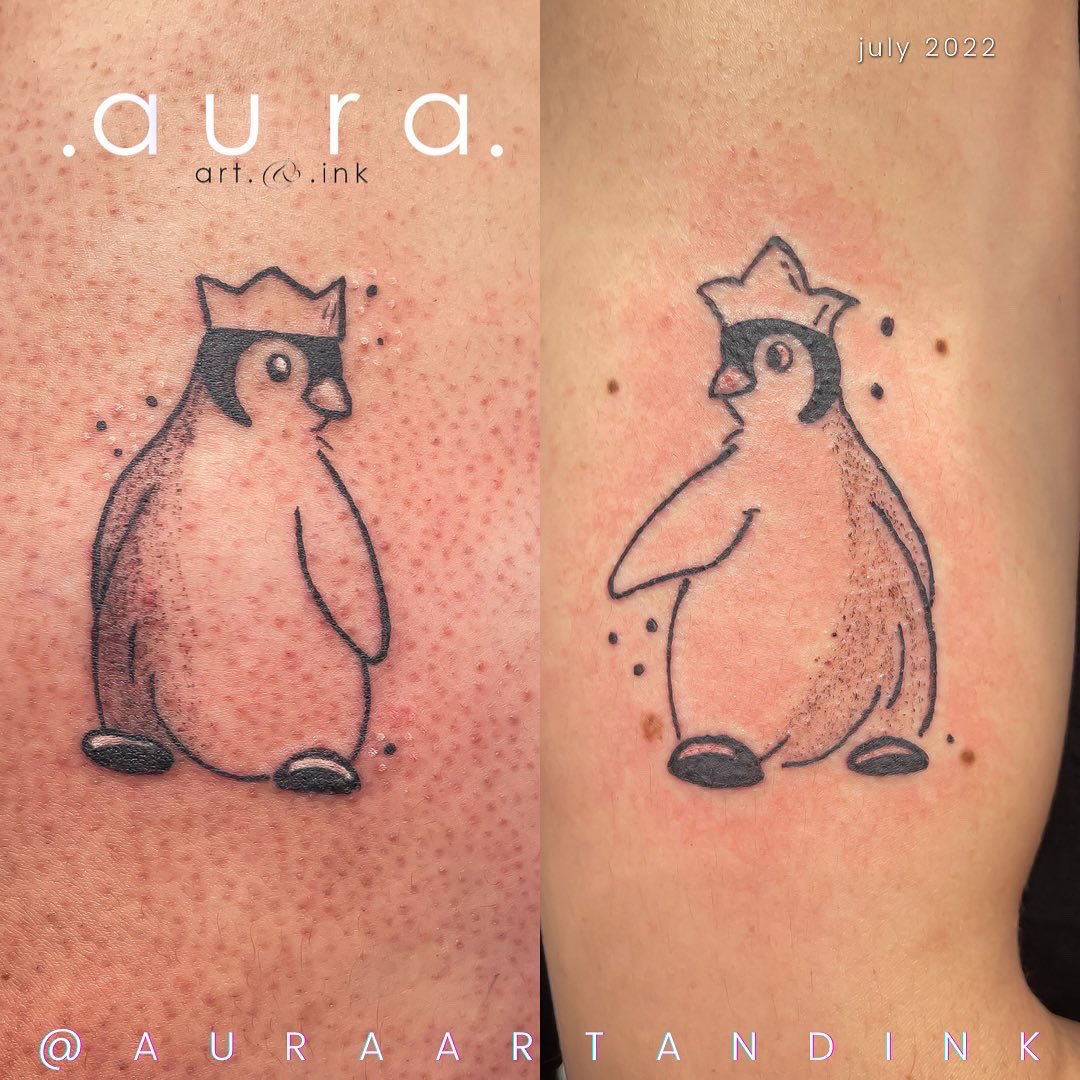 Cute little couples penguin tattoos. 💕 Happy (belated) birthday to one of my regulars! Always love seeing her and now meeting her hubby! 
.
#auraartandink #auraartandinktattoo #cloraebacatattoo #cloraebaca #thesolidink #couplestattoos #penguintattoo #happyfeet #millcreek