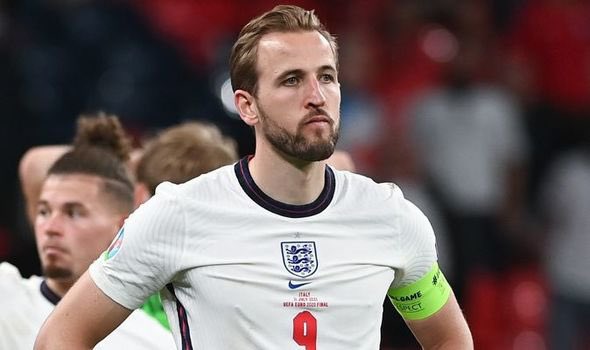 Gunnersc0m's tweet photo. Leah Williamson captaining England to European glory. That’s what happens when England has a skipper that’s a Gooner and not a Spurs player 🙌🏴󠁧󠁢󠁥󠁮󠁧󠁿 https://t.co/xmEnN6r1EW