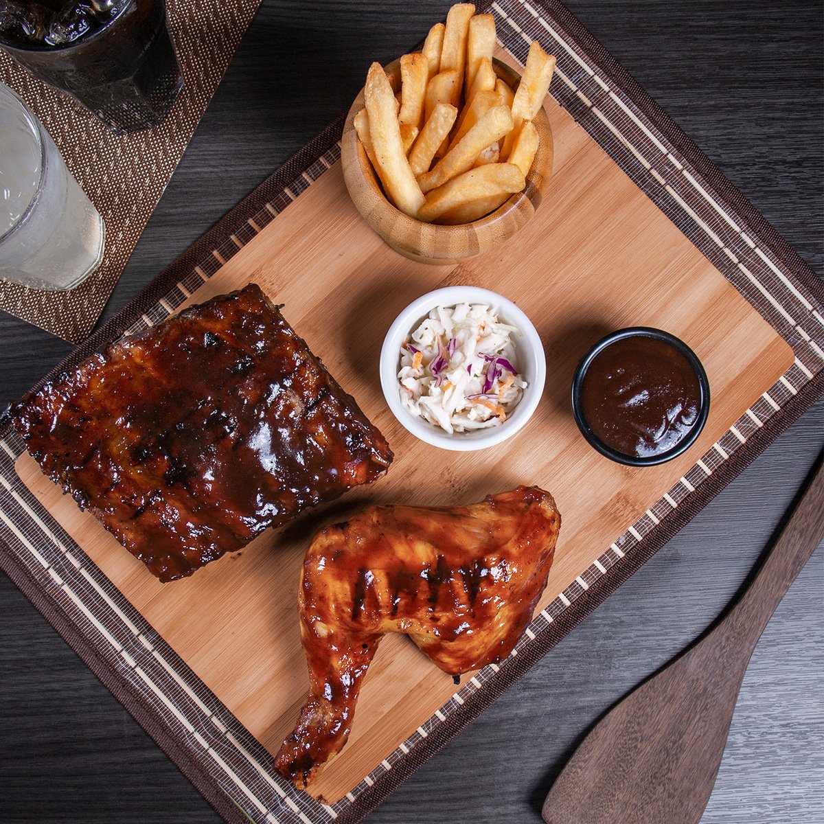 TonyRomas_SV's tweet photo. RIBS &amp; BBQ CHICKEN FEST 🤩🤩🤩🤩

¡La combinación que estabas esperando!

Ribs &amp; BBQ Chicken

No te lo puedes perder 

Zona Rosa y Metrocentro 

#Costillas #Iloveribs #lasmejorescostillasdelmundo #Ribs #amigos #familia https://t.co/jg1LIlQUEr