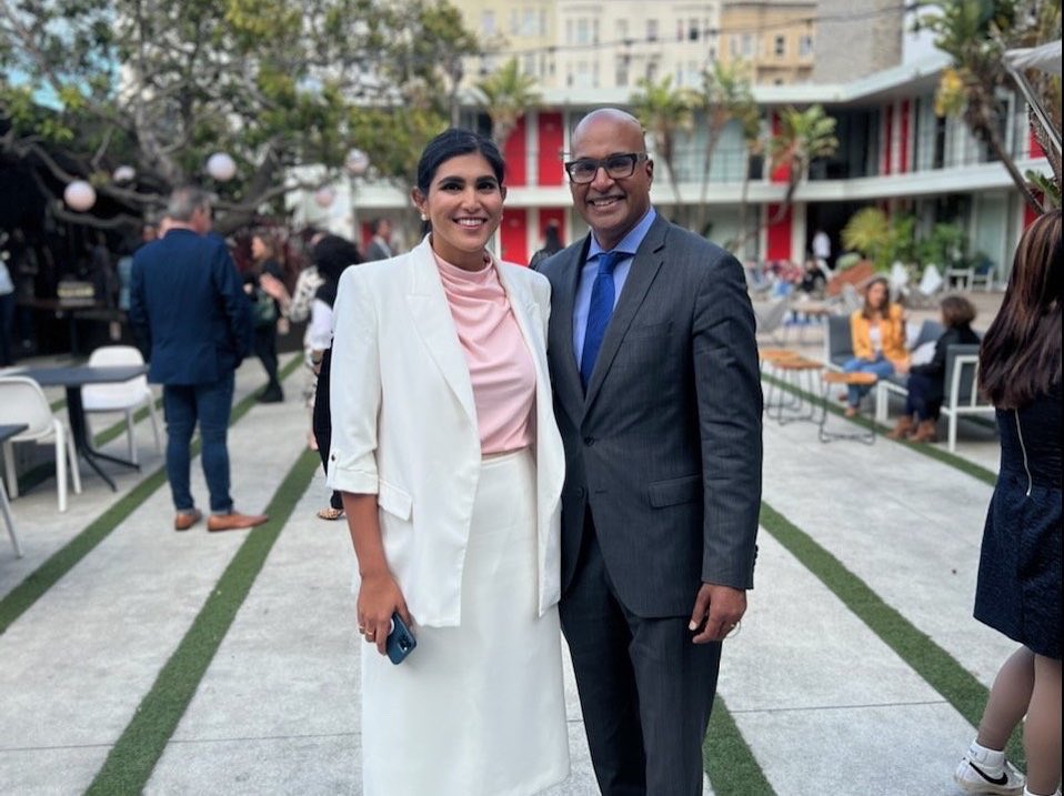 honeymahogany's tweet photo. I was proud to be a Diamond sponsor of @sfwpc ‘s Summer in the City! #womensupportingwomen #sfwpc #honeymahogany #superhoney https://t.co/idZUwULYDL