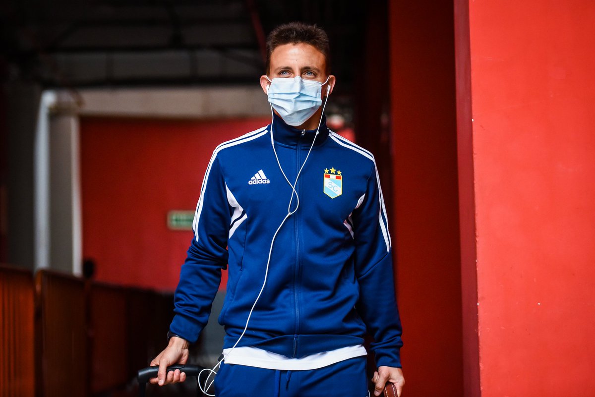 ClubSCristal's tweet photo. 📸| ¡Acá estamos! 
📍 Estadio Nacional.

¡Vamos, celestes! 💪

#FuerzaCristal
#SomosFamilia https://t.co/zZrEzKXG6a