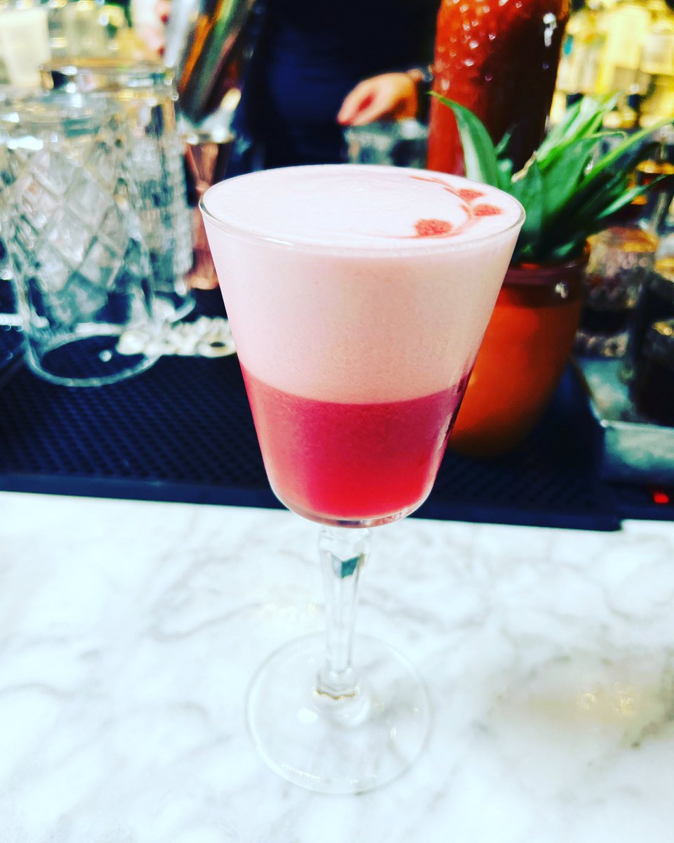 AmberCee69's tweet photo. Most amazing drink from an amazing bartender. Get your ass to White Horse ❤️ #whitehorse #barroulette #amazingbartender #littletherapy https://t.co/SIPieySU71