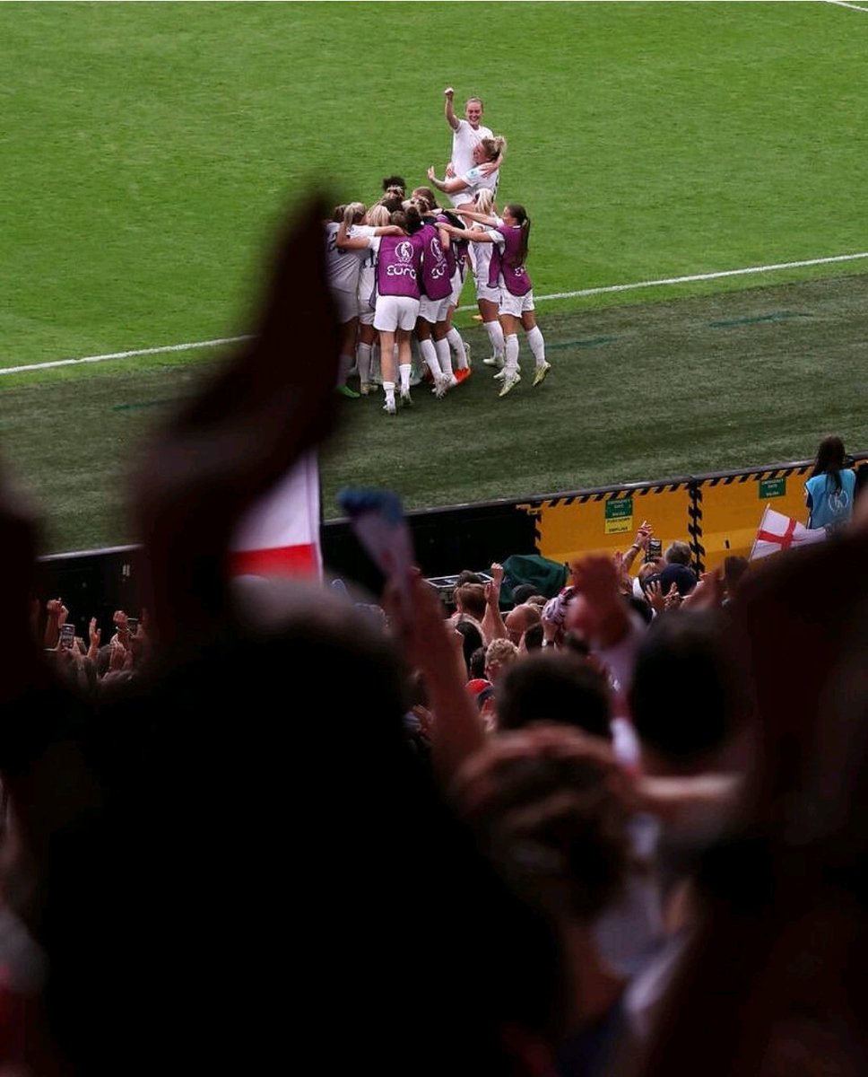 EnergyBuzz's tweet image. Good things happen when gates open to everyone #womenseuros #womensfootball #Diversity #inclusivity (pic via @DebbieWossk)