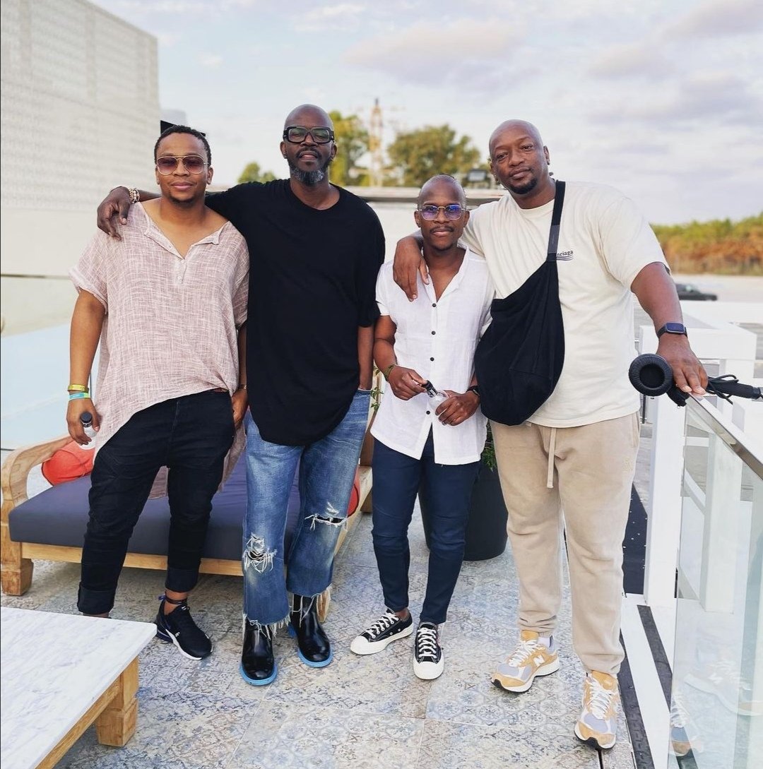 MidnytSa's tweet photo. Legends @RealBlackCoffee and @DJKENTSA  Super Pic https://t.co/2JADsrwdns