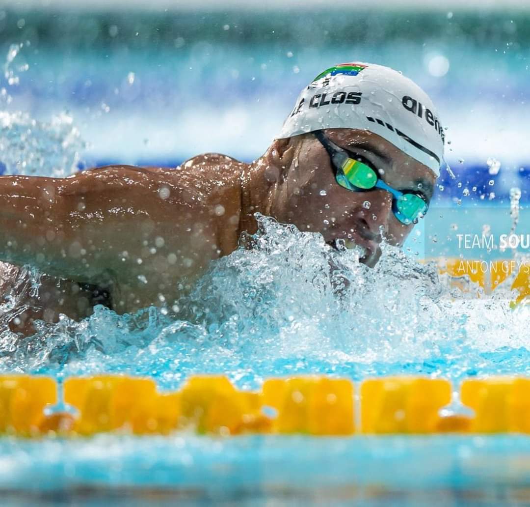 SwimSouthAfrica's tweet photo. Here he is in his silverware and in action! @chadleclos 📸Anton Geyser https://t.co/jGKiCsrhps