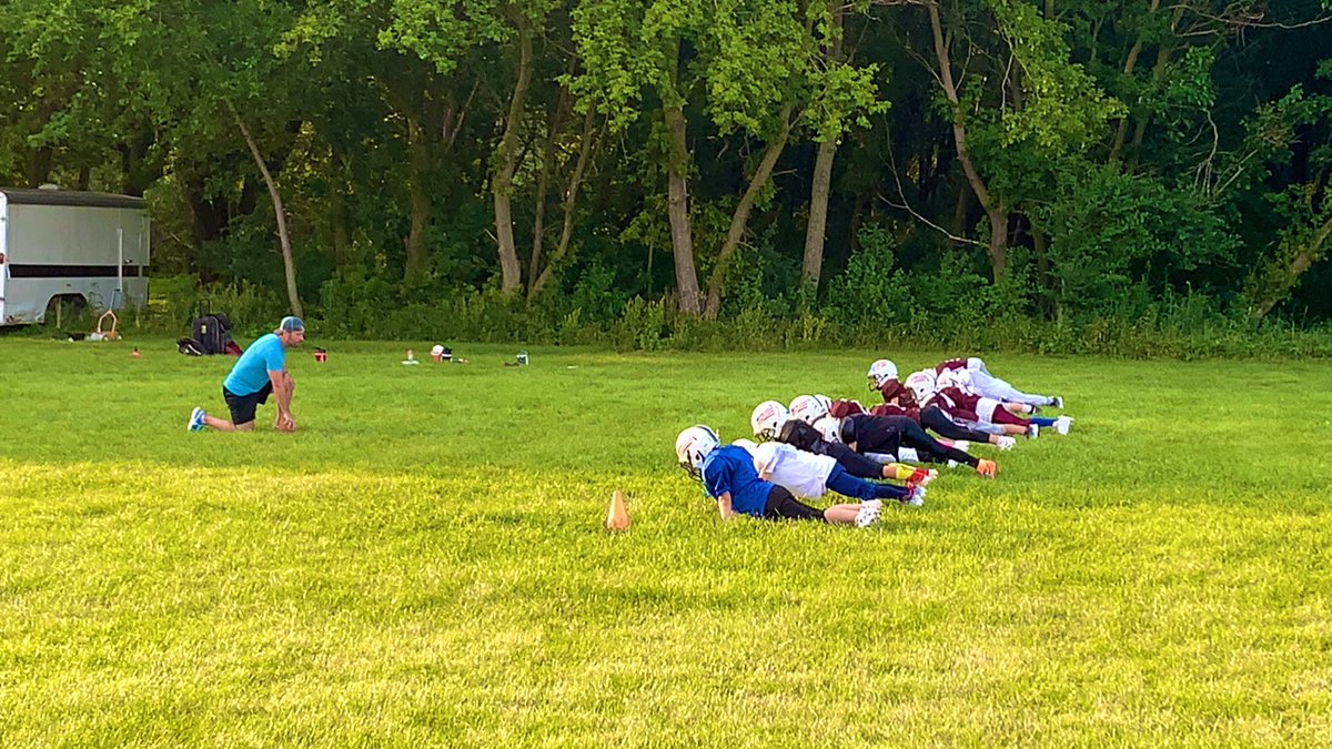 Jamie_A14's tweet photo. The boys 2-week combine is wrapped up! Now we move into practicesโฆ.and learning how to hit properlyโmy favorite! ๐บ๐
#youthfootball #jrwolvesfootball #crystallake #prairieridgefootball #prairiegrove #tcyfl #bantam #featherweight https://t.co/cPn187dSfF