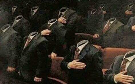 "Var olan düzeni kabullenip, onunla mutlu yaşayan herkes sosyal böcektir"

#AlbertCoraco