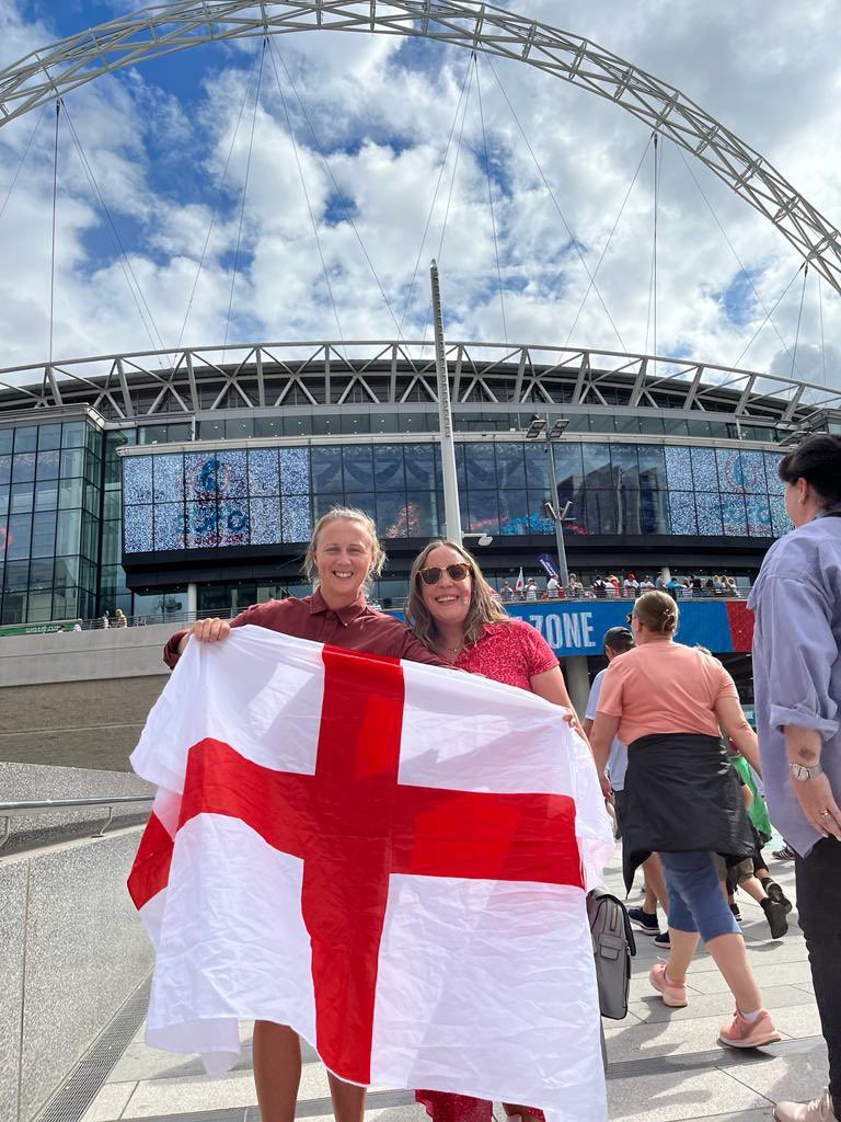 MissDuncan8's tweet photo. It’s home! 🦁🏴󠁧󠁢󠁥󠁮󠁧󠁿🦁🏴󠁧󠁢󠁥󠁮󠁧󠁿🦁🏴󠁧󠁢󠁥󠁮󠁧󠁿 https://t.co/jht40iX74g