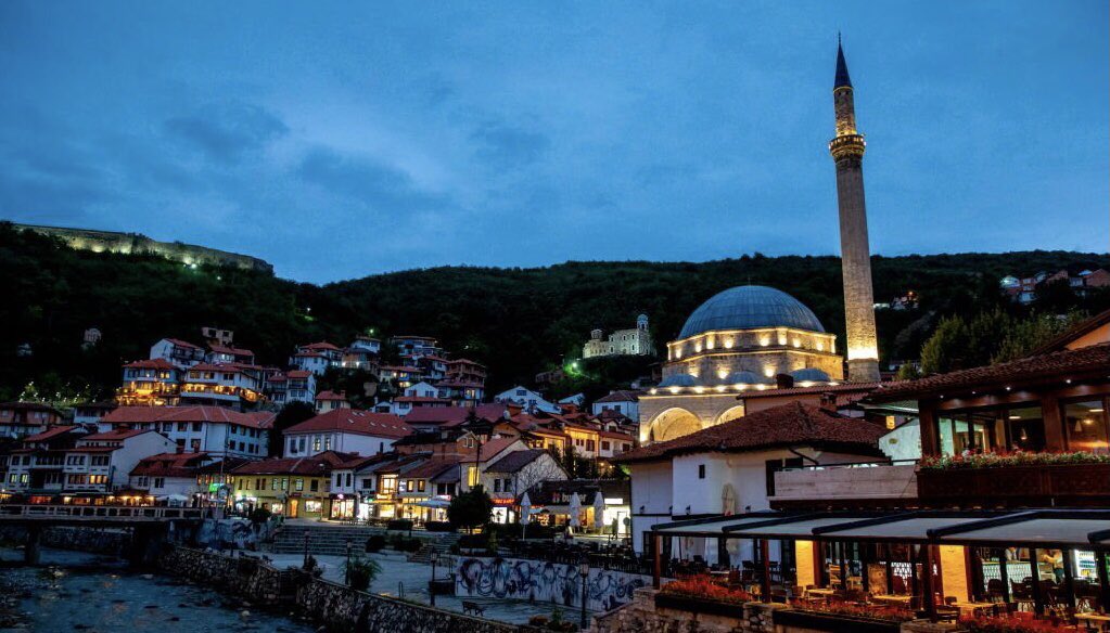 islamculturel's tweet photo. Qu’Allah préserve le Kosovo ! ❤️🇽🇰 https://t.co/BmD3I8OWuh