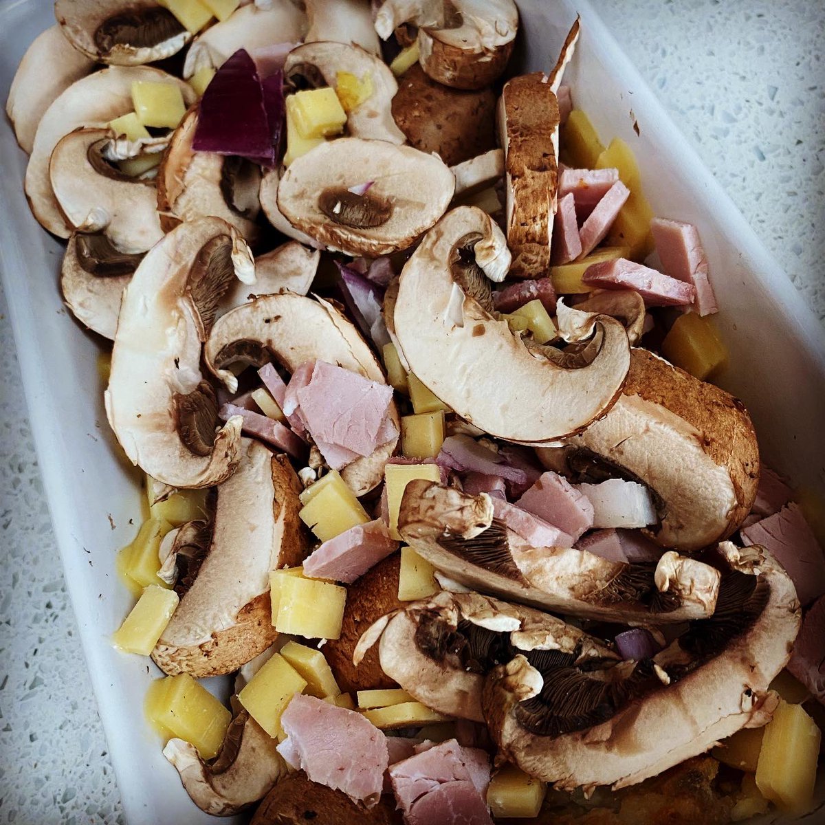 GaryHop's tweet photo. Using up leftover hash browns… #hashbrowns #egg #cheese #ham #mushroom #redonion #throwitin https://t.co/GoC8hvBLtu