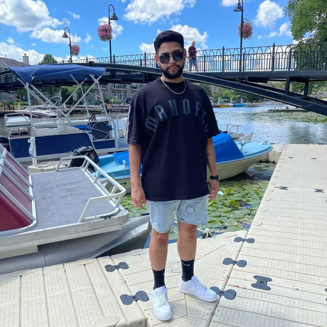 LuiGForeva's tweet photo. No resort but I got all the amenities https://t.co/WemLrdT457