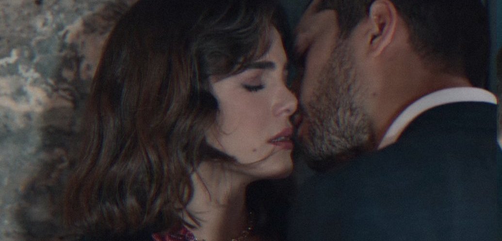 suisbackk's tweet photo. “anahtarlar hala saksının altında...”
                        🥺🥺
         Selametle...
#SonYaz • https://t.co/QxqMz0ZfA3