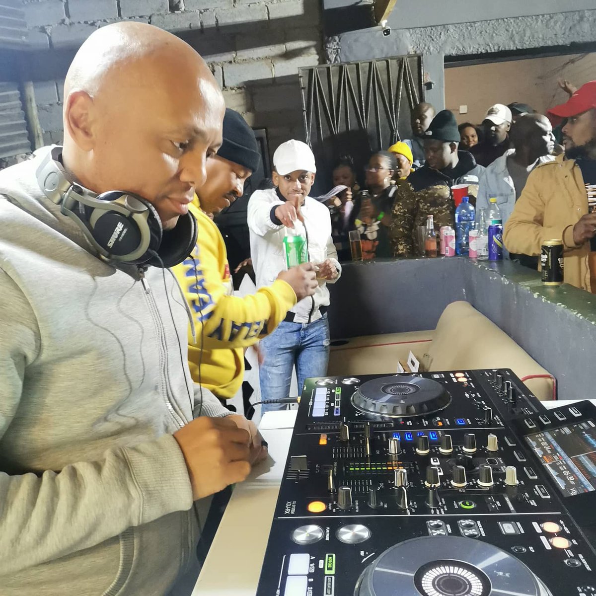 PastorTheDJ🇿🇦 tweet media