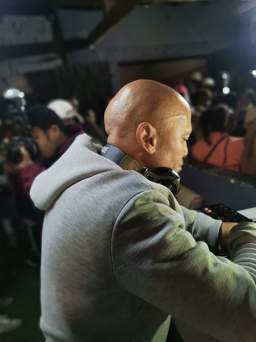 PastorTheDJ🇿🇦 tweet media