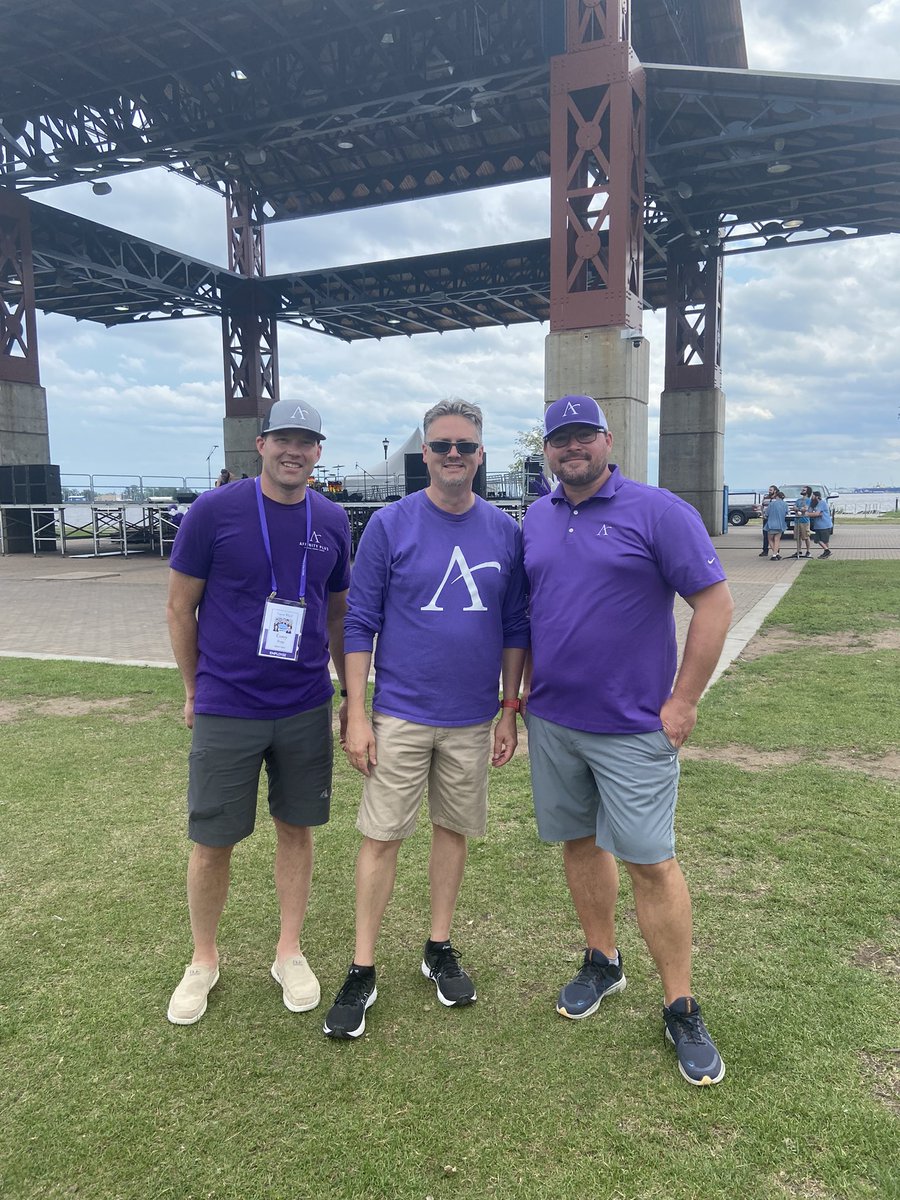 All Employee Day 2022! 💜

Time for our employees to: 

✅ Reconnect 
✅ Recharge 
✅ Refresh 

A day full of fun for our employees and families! #affinityplusproud