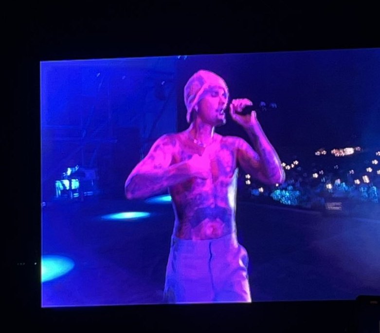 bizzleavenuez's tweet photo. BIEBER IS BACK. BIEBER IS FINE.  BIEBER IS THRIVING. https://t.co/0yo11Ong3c