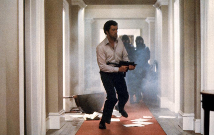 FilmsQuirky's tweet photo. Heads up UK 🇬🇧 #FilmTwitter peeps.
#WhoDaresWins aka #TheFinalOption (1982) airs @greatmoviesuk Classic channel, 9pm
An SAS officer infiltrates a militant anti-nuclear group and is the inside man when they take hostages at an embassy.
#LewisCollins -The James Bond that never was! https://t.co/FkAK51Qs8l